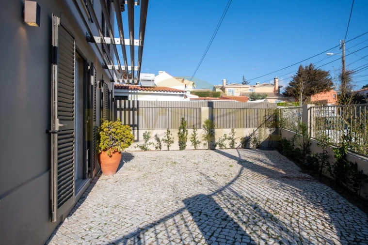 Moradia T3 para Venda em Alcabideche Foto 32