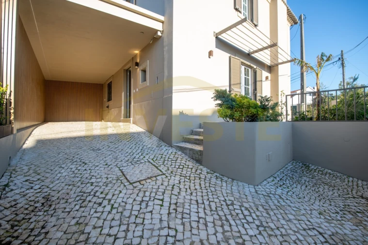 Moradia T3 para Venda em Alcabideche Foto 33