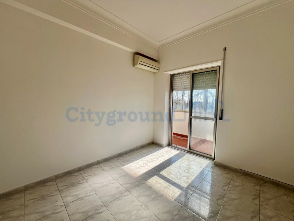 Apartamento T2 para Venda em Póvoa de Santa Iria e Forte da Casa Foto 7