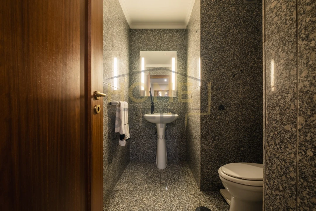 Apartamento T3 para Venda em Arcozelo Foto 30