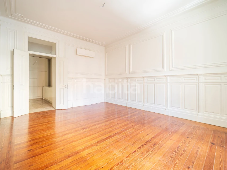 Apartamento T2 para Arrendamento em Santo António Foto 6