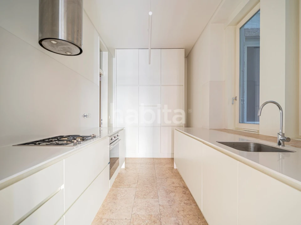 Apartamento T2 para Arrendamento em Santo António Foto 8