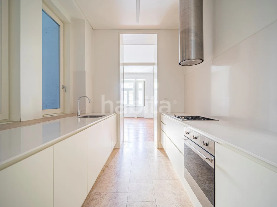 Apartamento T2 para Arrendamento em Santo António Foto 9