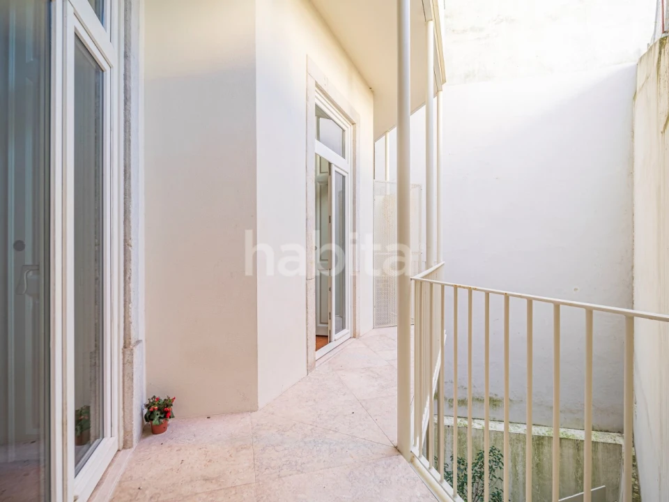 Apartamento T2 para Arrendamento em Santo António Foto 20