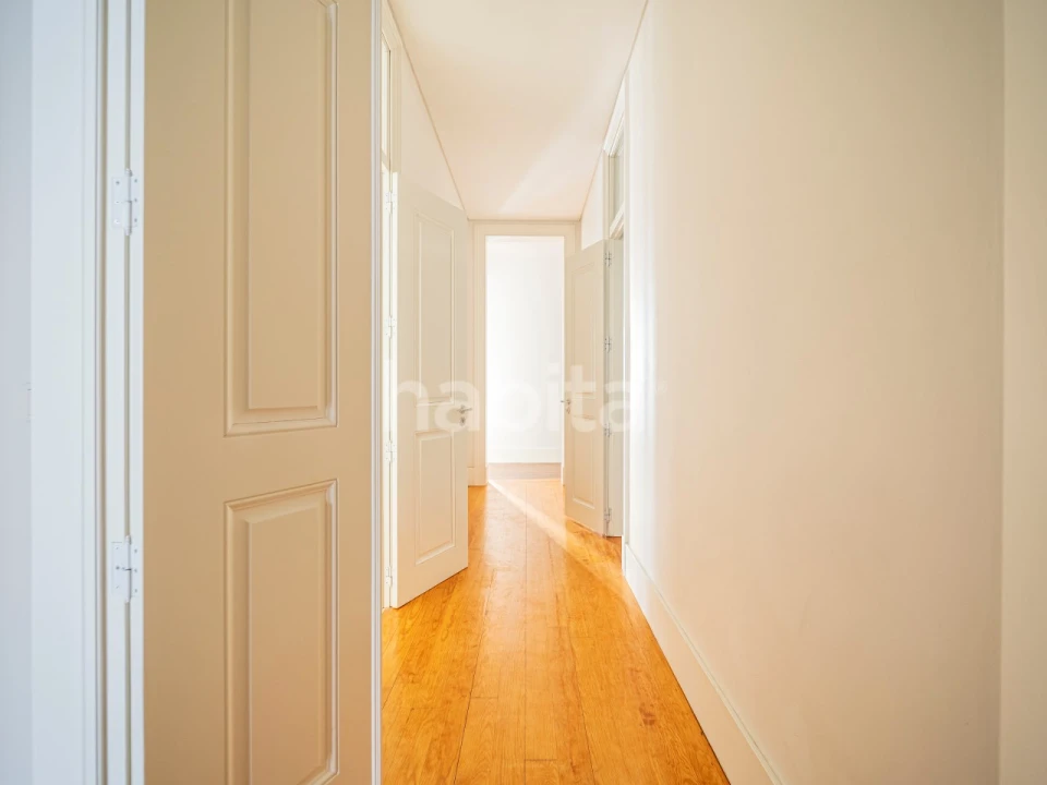 Apartamento T2 para Arrendamento em Santo António Foto 27