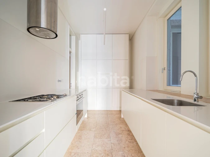 Apartamento T2 para Arrendamento em Santo António Foto 8