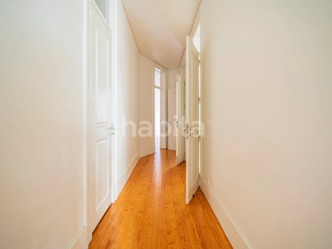 Apartamento T2 para Arrendamento em Santo António Foto 13