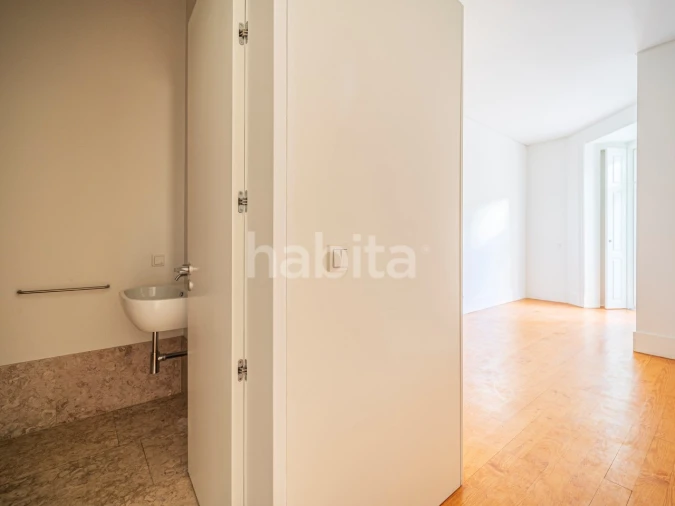 Apartamento T2 para Arrendamento em Santo António Foto 14