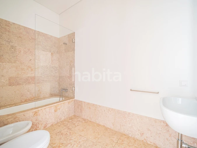 Apartamento T2 para Arrendamento em Santo António Foto 15