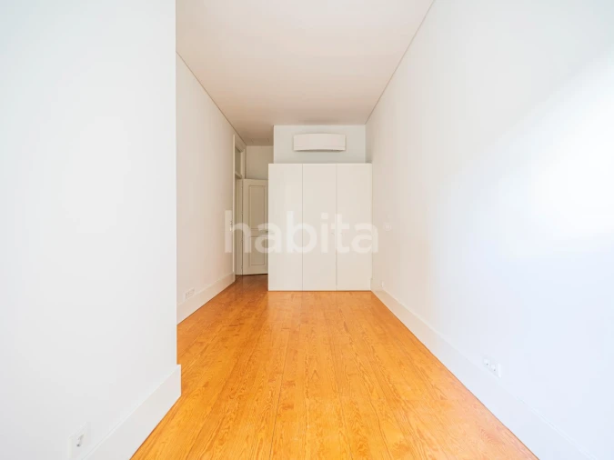 Apartamento T2 para Arrendamento em Santo António Foto 21