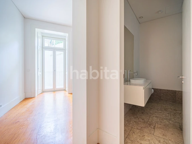 Apartamento T2 para Arrendamento em Santo António Foto 23