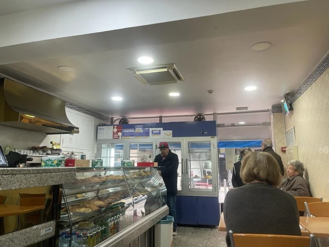 Loja para Arrendamento em Campolide Foto 6