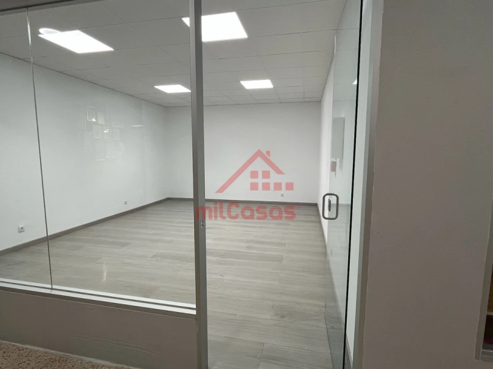 Loja para Arrendamento em Lumiar Foto 10