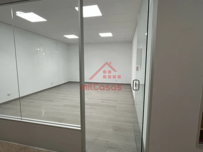 Loja para Arrendamento em Lumiar Foto 10