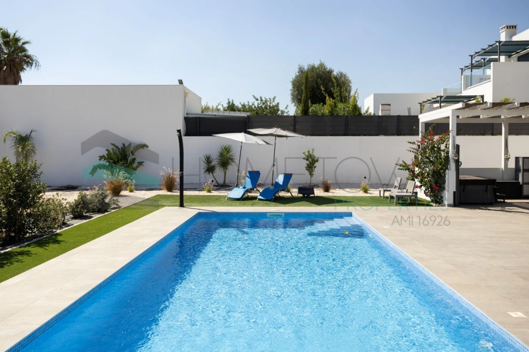 Moradia T3 para Venda em Quelfes Foto 27