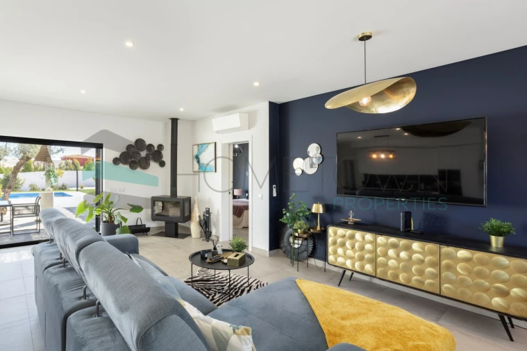 Moradia T3 para Venda em Quelfes Foto 5