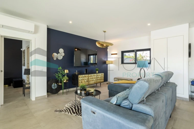 Moradia T3 para Venda em Quelfes Foto 8