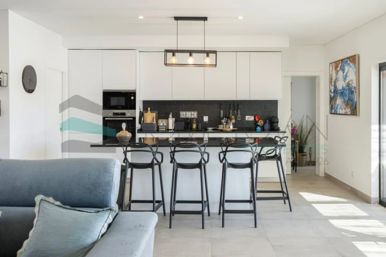 Moradia T3 para Venda em Quelfes Foto 9