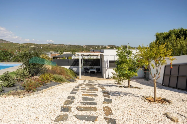 Moradia T3 para Venda em Quelfes Foto 31