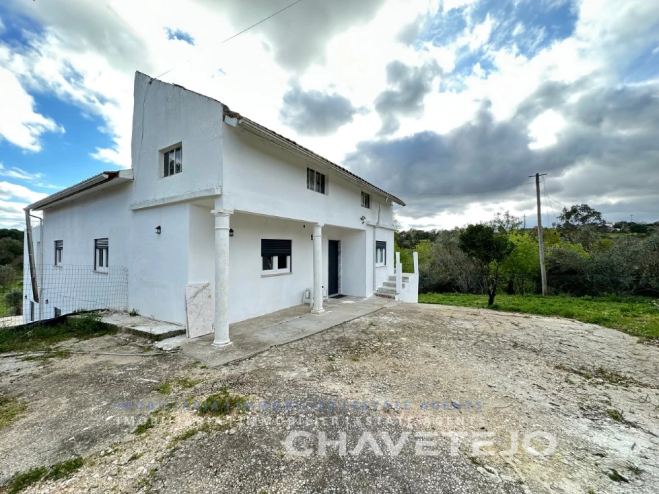 Moradia T5 para Venda em Casais e Alviobeira Foto 4