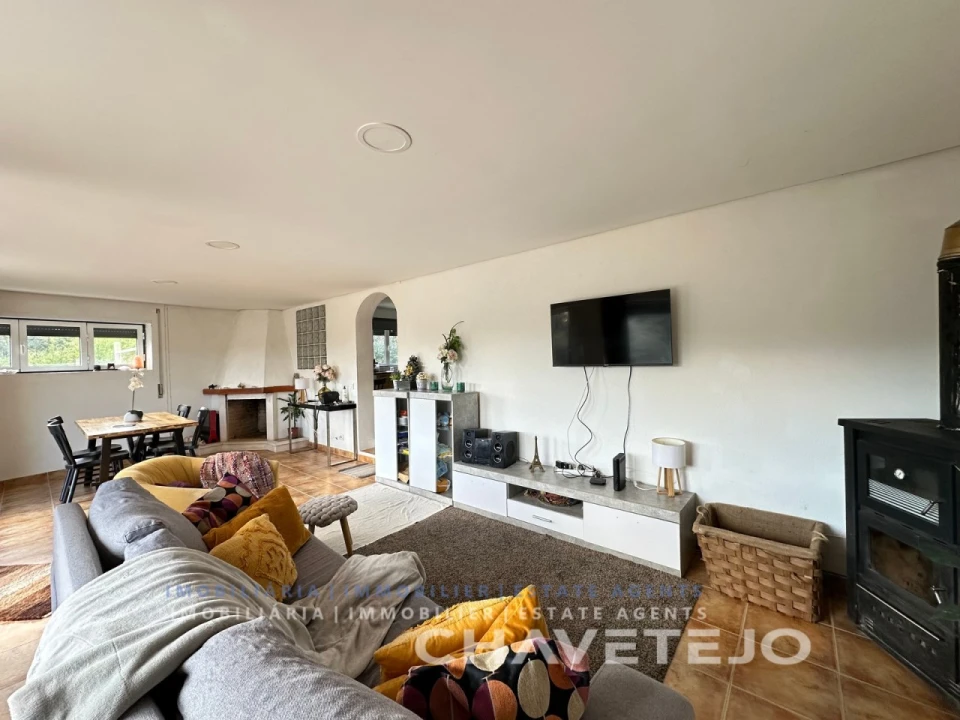 Moradia T5 para Venda em Casais e Alviobeira Foto 7