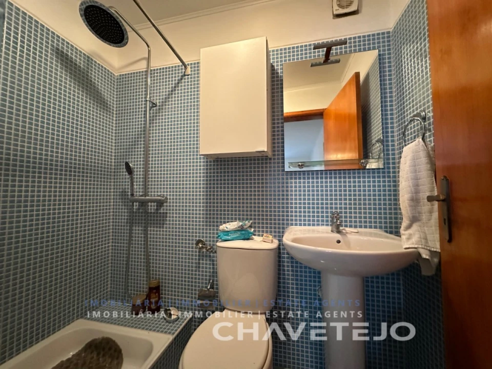 Moradia T5 para Venda em Casais e Alviobeira Foto 15