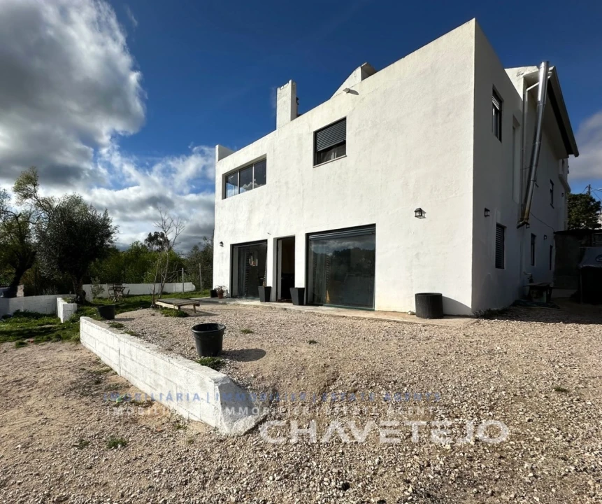 Moradia T5 para Venda em Casais e Alviobeira Foto 2