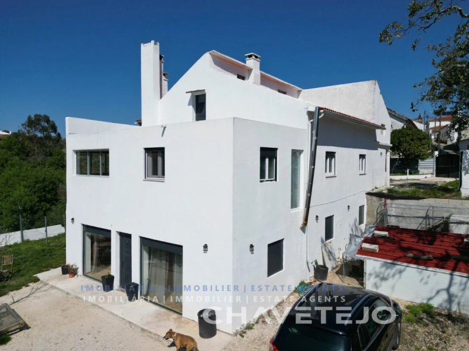 Moradia T5 para Venda em Casais e Alviobeira Foto 2