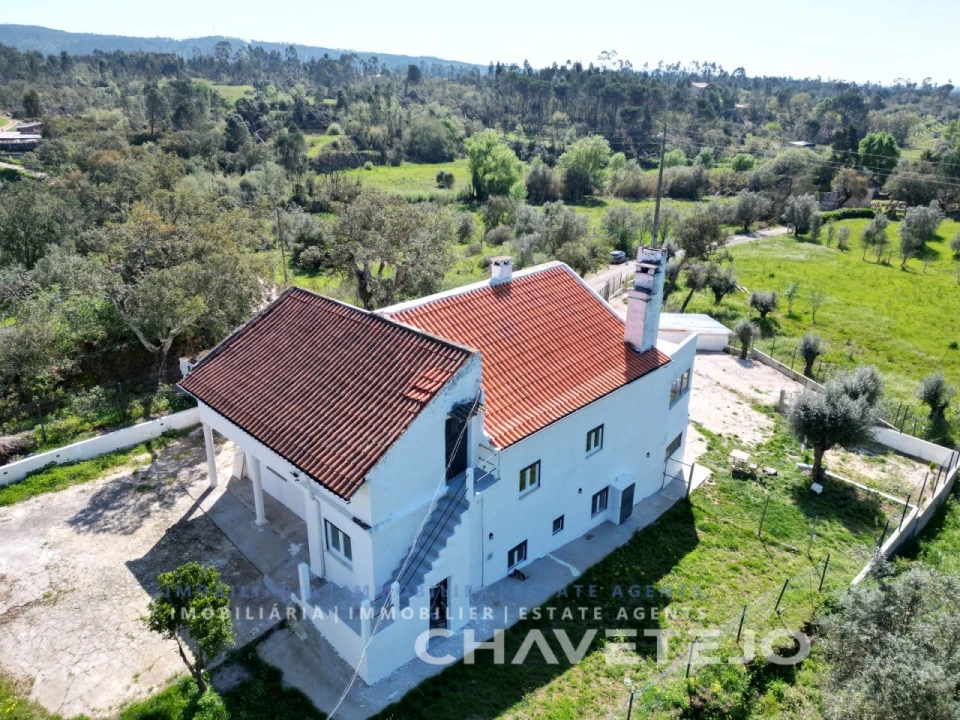 Moradia T5 para Venda em Casais e Alviobeira Foto 37