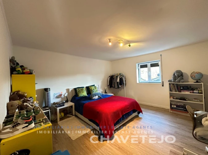 Moradia T5 para Venda em Casais e Alviobeira Foto 8