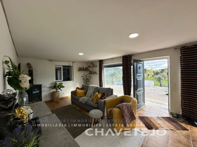 Moradia T5 para Venda em Casais e Alviobeira Foto 9