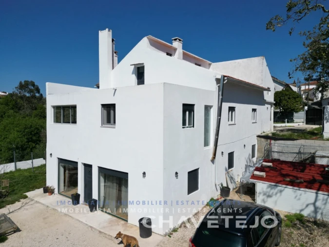 Moradia T5 para Venda em Casais e Alviobeira Foto 2