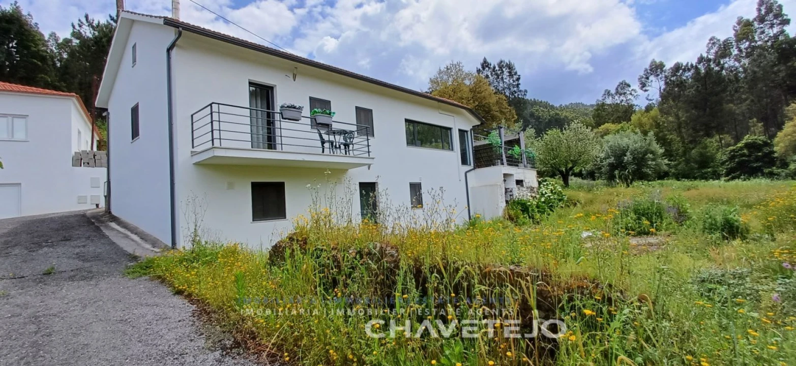 Quinta T3 para Venda em Nossa Senhora do Pranto Foto 3