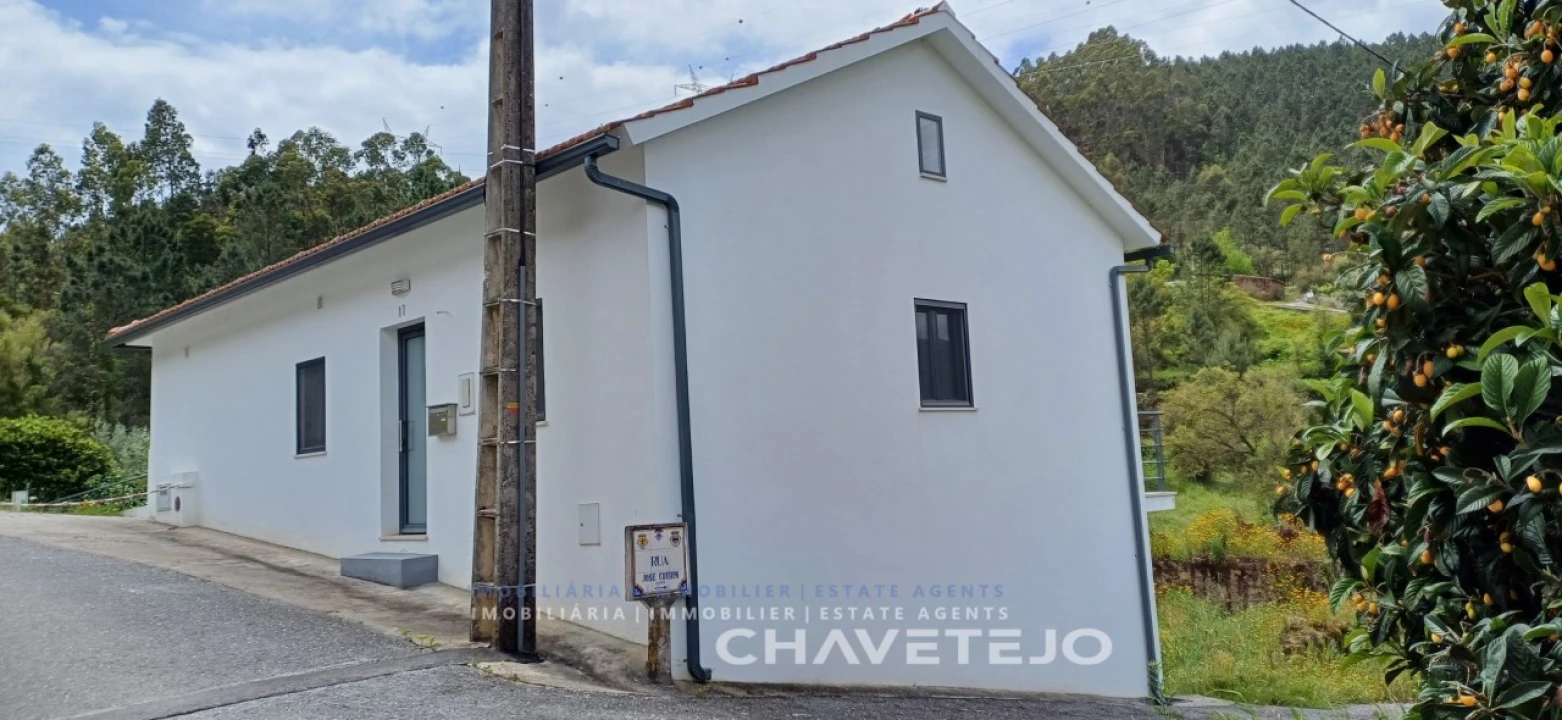 Quinta T3 para Venda em Nossa Senhora do Pranto Foto 4
