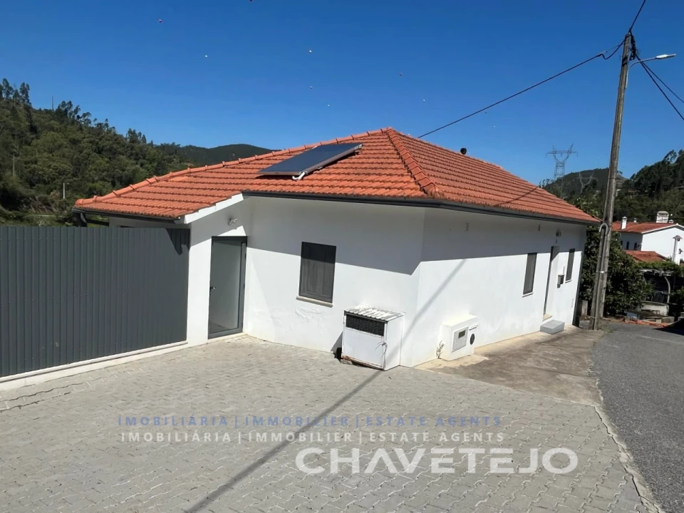 Quinta T3 para Venda em Nossa Senhora do Pranto Foto 2