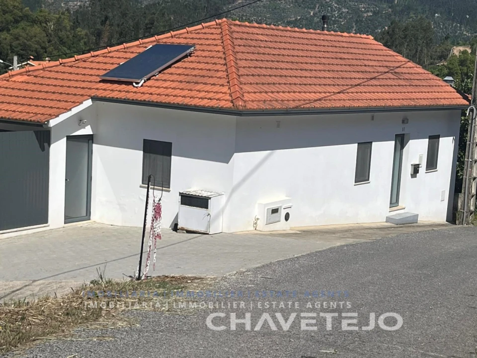 Quinta T3 para Venda em Nossa Senhora do Pranto Foto 3