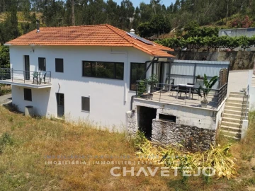 Quinta T3 para Venda em Nossa Senhora do Pranto