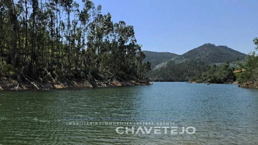 Quinta T3 para Venda em Nossa Senhora do Pranto Foto 7