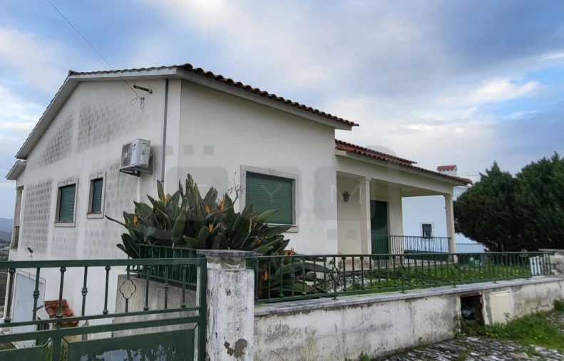 Moradia T3 para Venda em Carregueiros