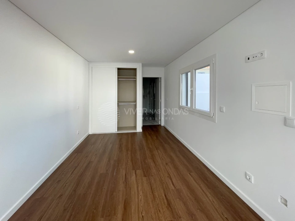 Moradia T4 para Venda em Fernao Ferro Foto 11