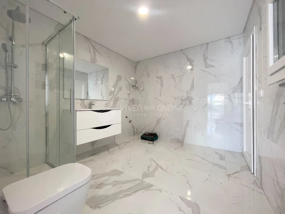 Moradia T4 para Venda em Fernao Ferro Foto 15