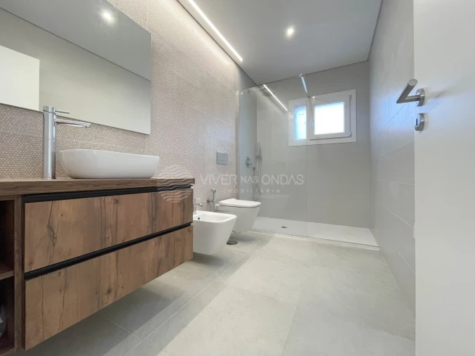 Moradia T4 para Venda em Fernao Ferro Foto 8