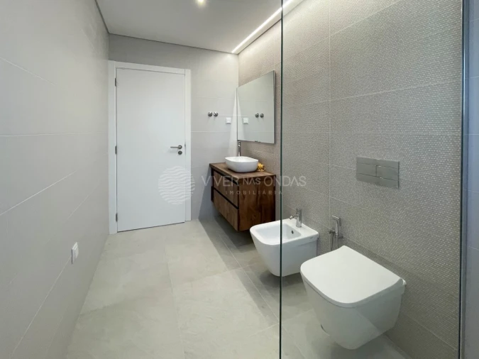 Moradia T4 para Venda em Fernao Ferro Foto 9