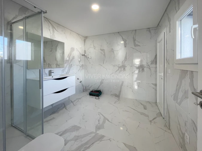 Moradia T4 para Venda em Fernao Ferro Foto 16