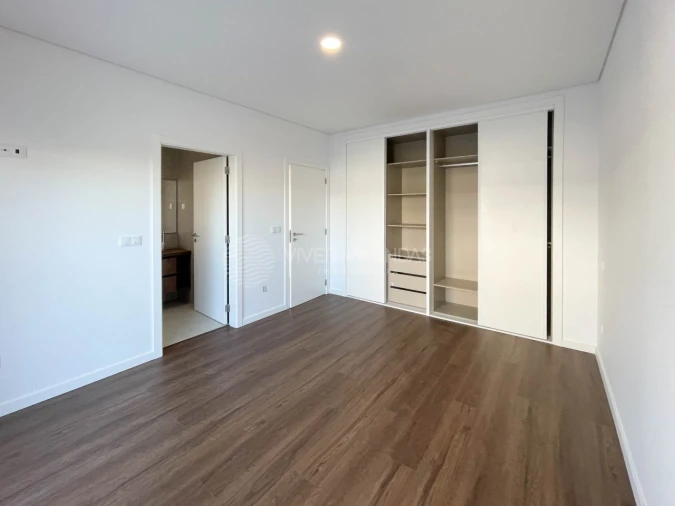 Moradia T4 para Venda em Fernao Ferro Foto 21