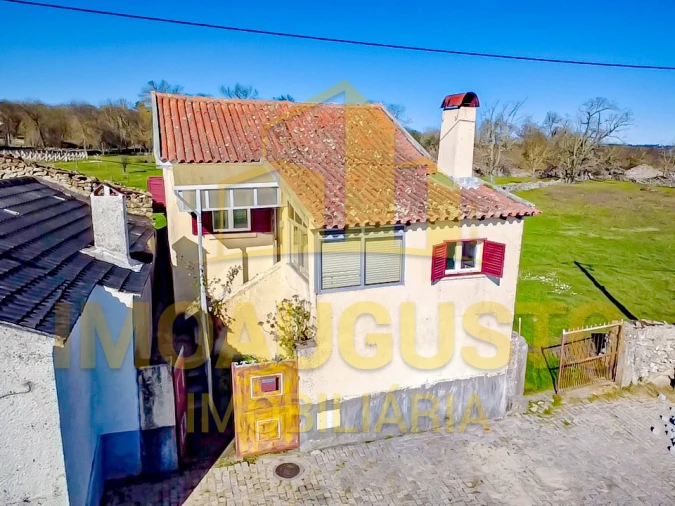 Moradia T2 para Venda em Rochoso e Monte Margarida