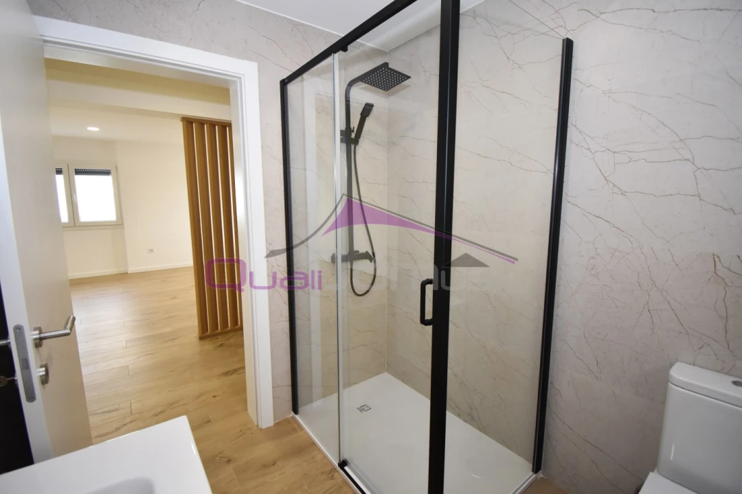 Moradia T4 para Venda em São João Baptista e Santa Maria dos Olivais Foto 7