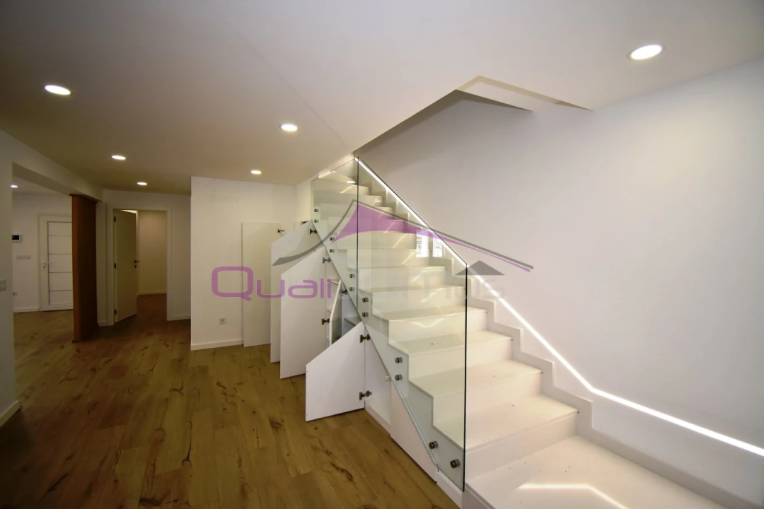 Moradia T4 para Venda em São João Baptista e Santa Maria dos Olivais Foto 11