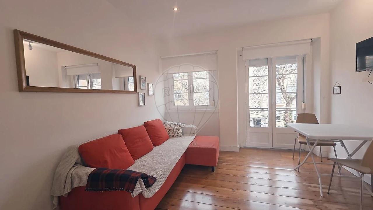 Apartamento T1 para Arrendamento em Alvalade Foto 9