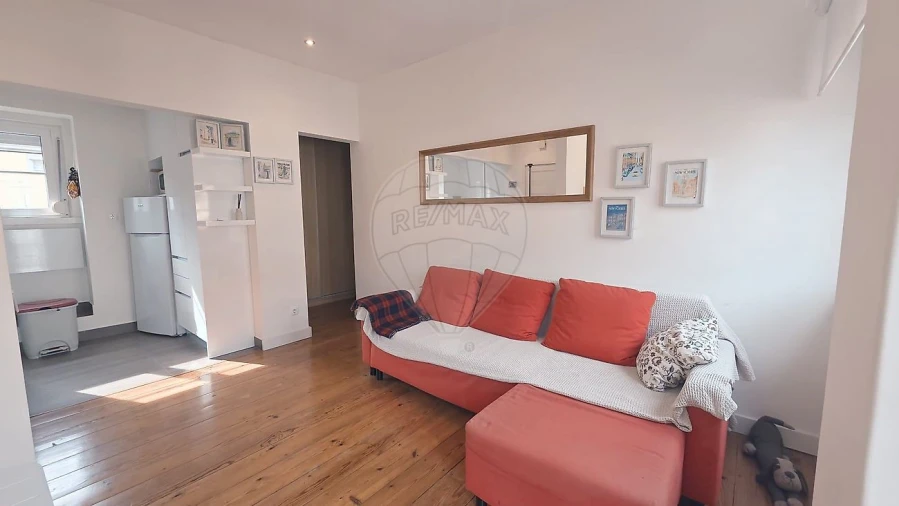 Apartamento T1 para Arrendamento em Alvalade Foto 6